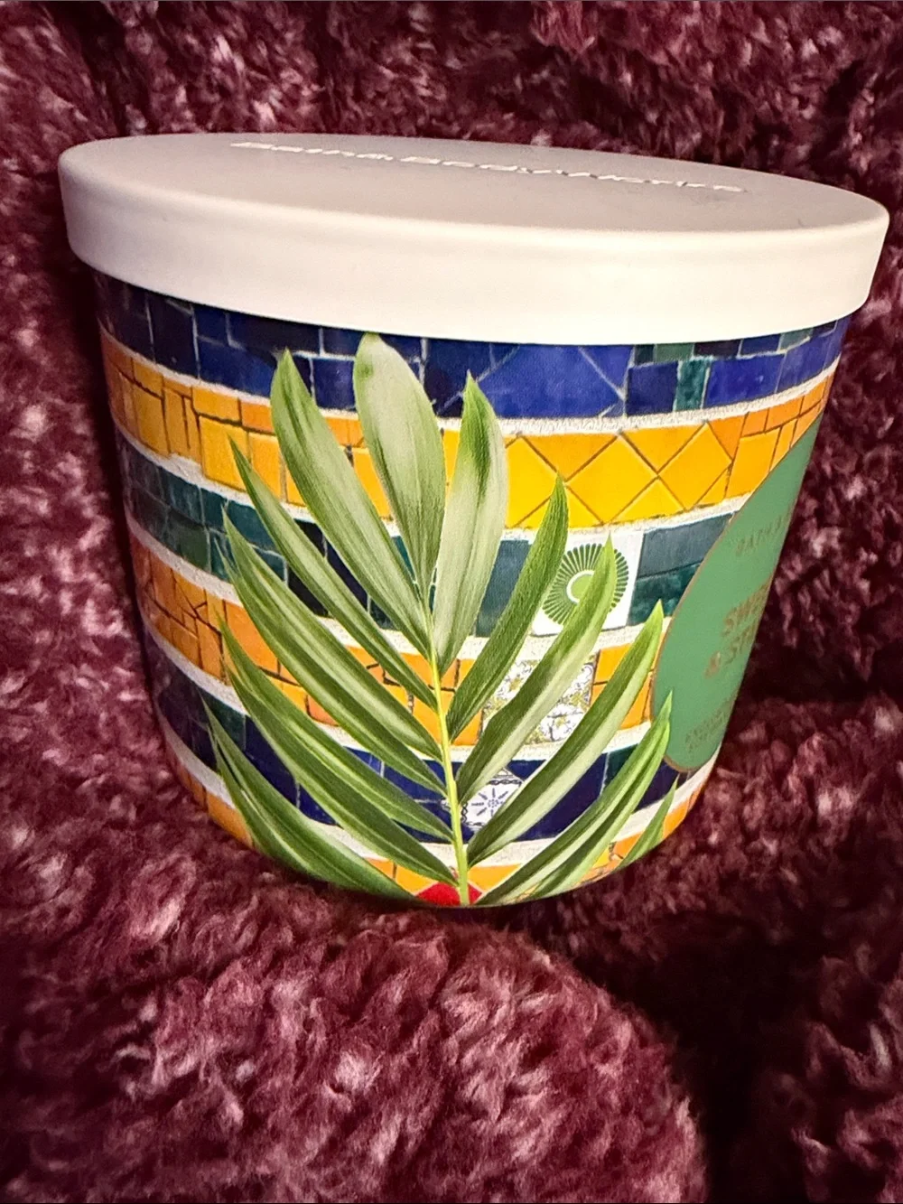 ❤️‍🔥 Bath & Body Works Candle - Sweet Kiwi and Starfruit! 3 wick candle. YUMMY! - Picture 6 of 7